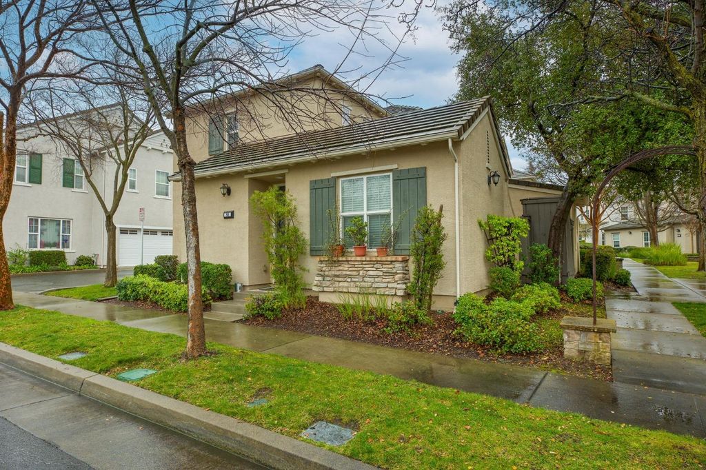 88 Talmont Cir, Roseville, CA 95678