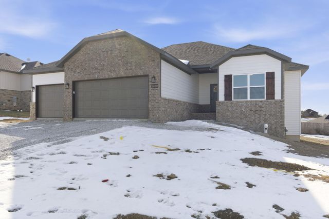 2620 W Webb Road, Ozark, MO 65721