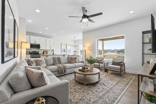 2620 W Webb Road, Ozark, MO 65721