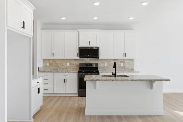 2620 W Webb Road, Ozark, MO 65721