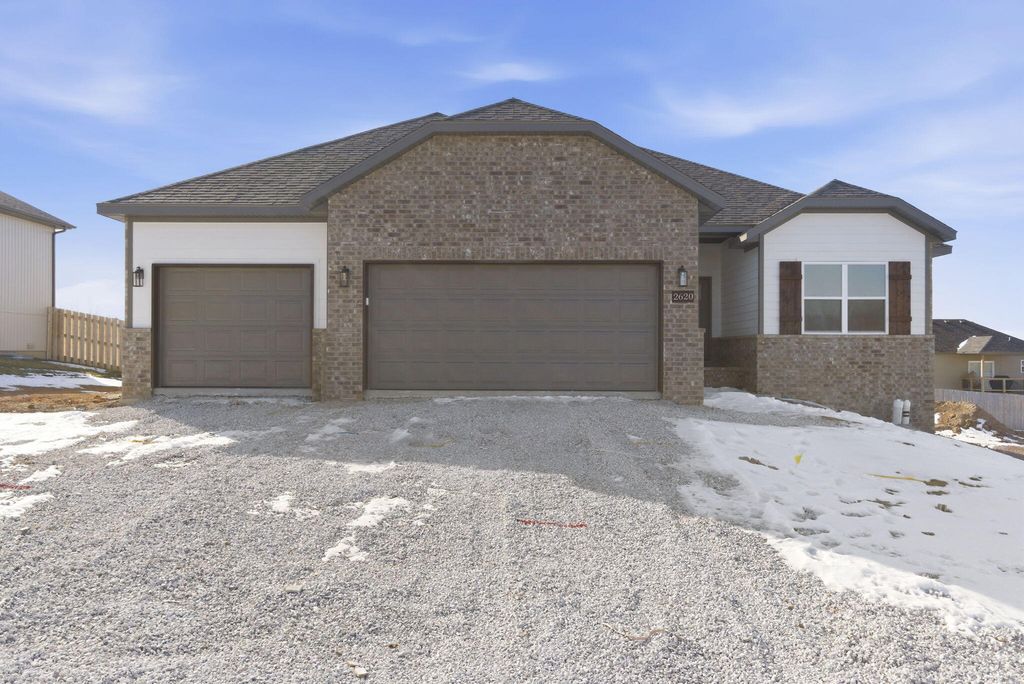 2620 W Webb Road, Ozark, MO 65721