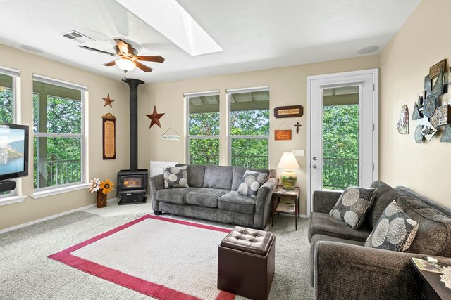 466 Three Pines Road, Grants Pass, OR 97526