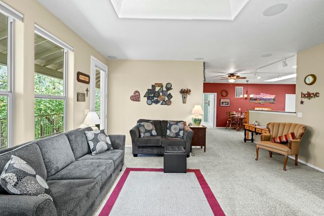 466 Three Pines Road, Grants Pass, OR 97526