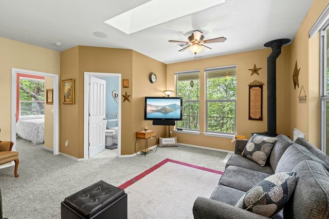 466 Three Pines Road, Grants Pass, OR 97526