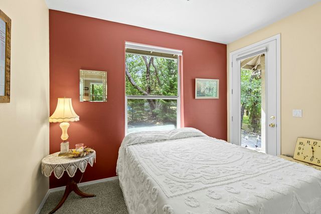 466 Three Pines Road, Grants Pass, OR 97526