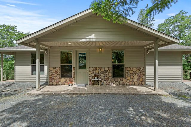 466 Three Pines Road, Grants Pass, OR 97526