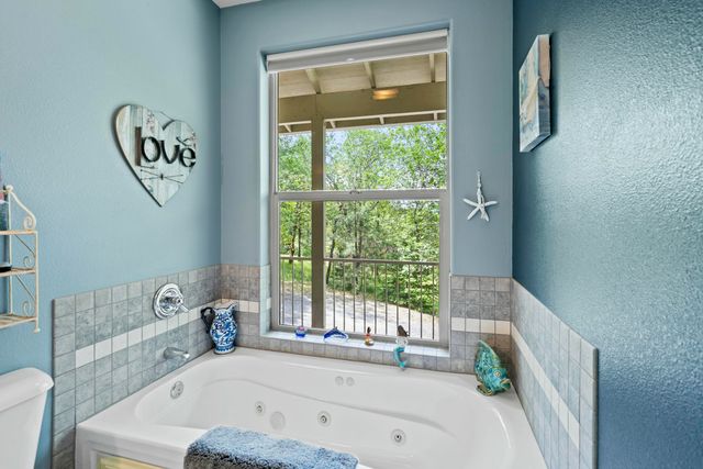 466 Three Pines Road, Grants Pass, OR 97526