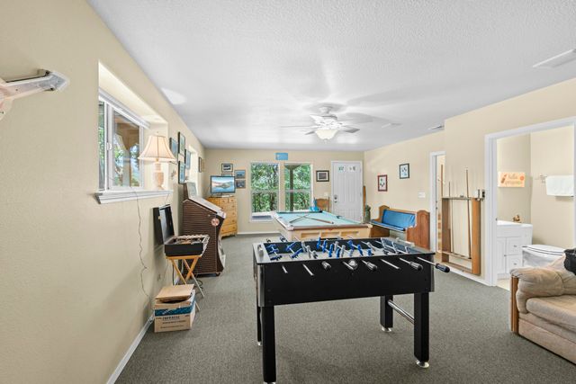 466 Three Pines Road, Grants Pass, OR 97526