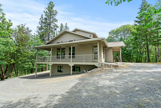 466 Three Pines Road, Grants Pass, OR 97526