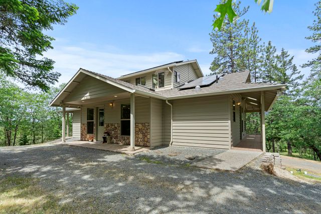 466 Three Pines Road, Grants Pass, OR 97526
