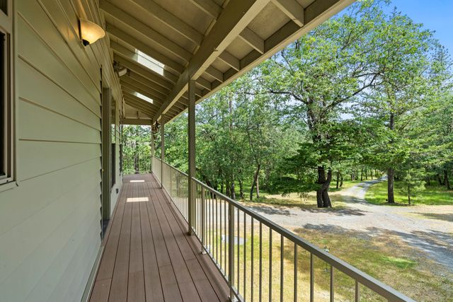 466 Three Pines Road, Grants Pass, OR 97526