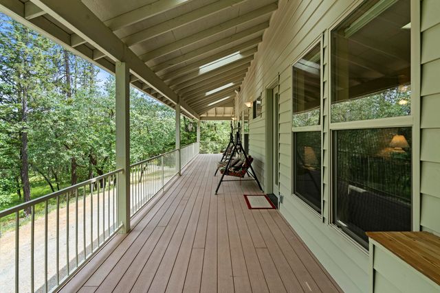 466 Three Pines Road, Grants Pass, OR 97526