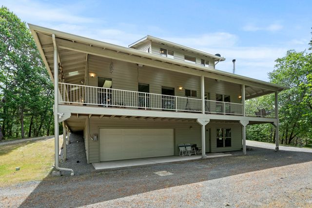 466 Three Pines Road, Grants Pass, OR 97526