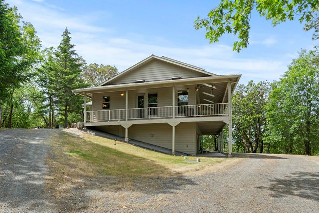 466 Three Pines Road, Grants Pass, OR 97526