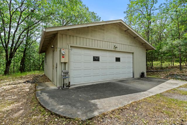 466 Three Pines Road, Grants Pass, OR 97526