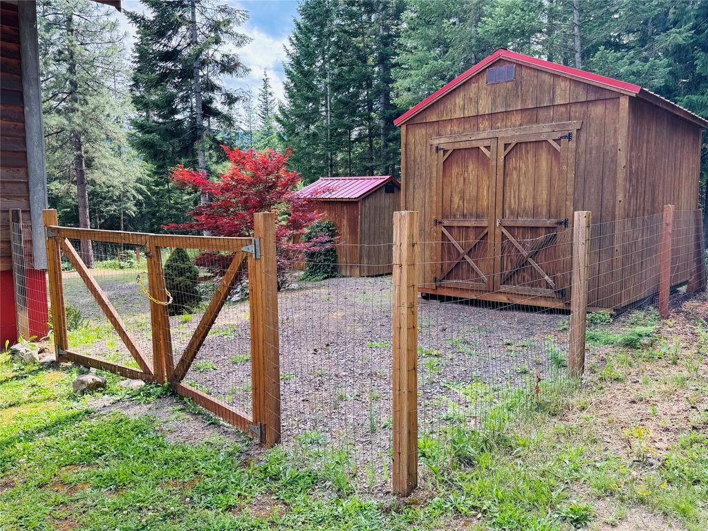 Image 9 of property listing at 56 Mt Highway 200, Heron, MT 59844