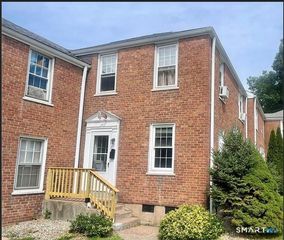 17 Garden Drive J, Manchester, CT 06040