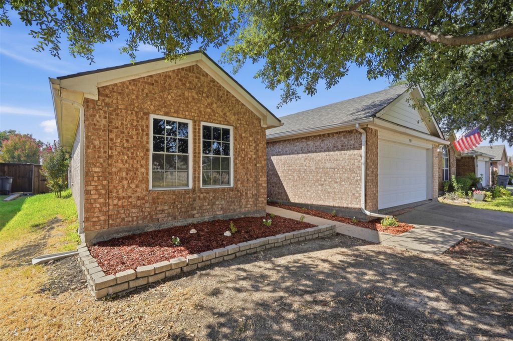 1930 Livingston Lane, Little Elm, TX 75068 — photo 4