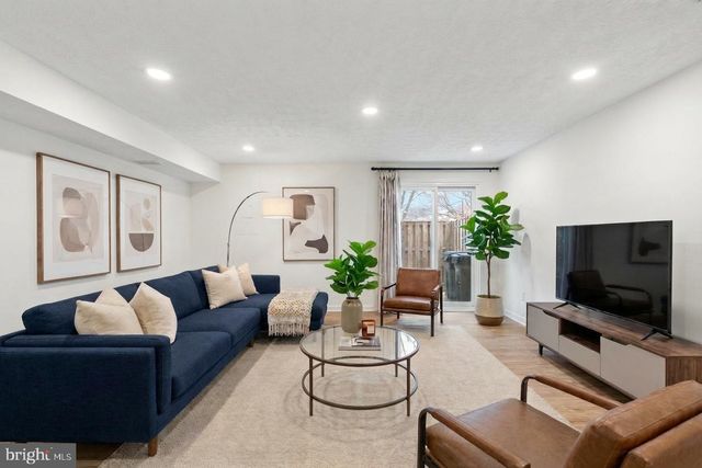 10637 CAMPUS WAY S, Upper Marlboro, MD 20774