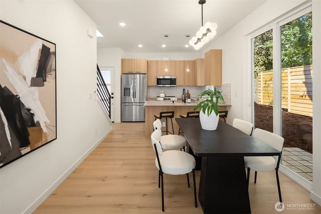 7330 25th Avenue NW, Seattle, WA 98117