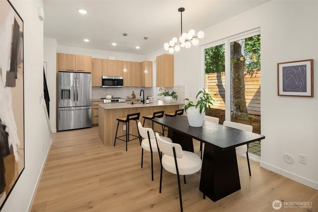 7330 25th Avenue NW, Seattle, WA 98117