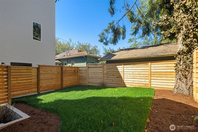 7330 25th Avenue NW, Seattle, WA 98117