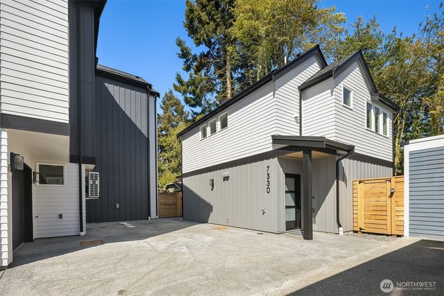 7330 25th Avenue NW, Seattle, WA 98117