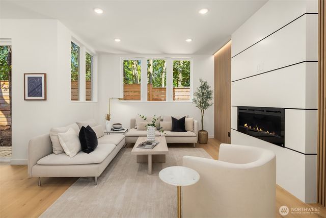 7330 25th Avenue NW, Seattle, WA 98117