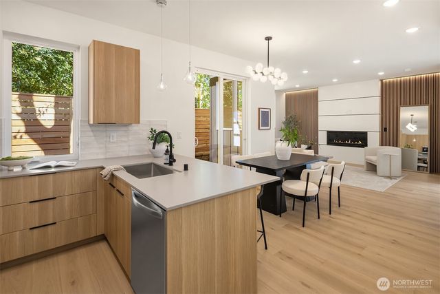 7330 25th Avenue NW, Seattle, WA 98117