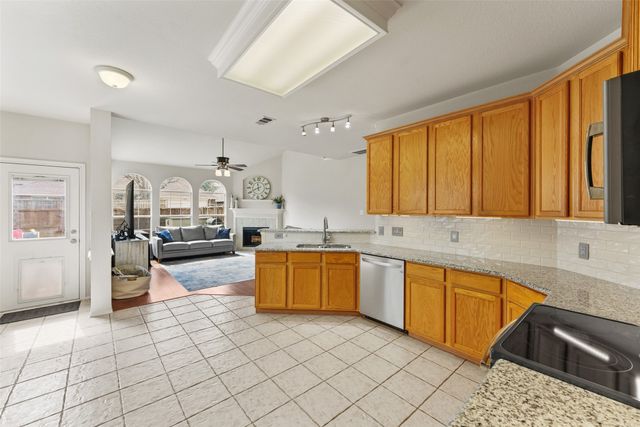 5649 Norris Drive, The Colony, TX 75056