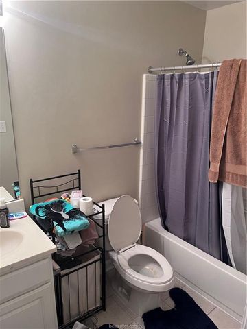 1725 Harvey Mitchell Parkway S 2233, College Station, TX 77840