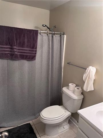 1725 Harvey Mitchell Parkway S 2233, College Station, TX 77840