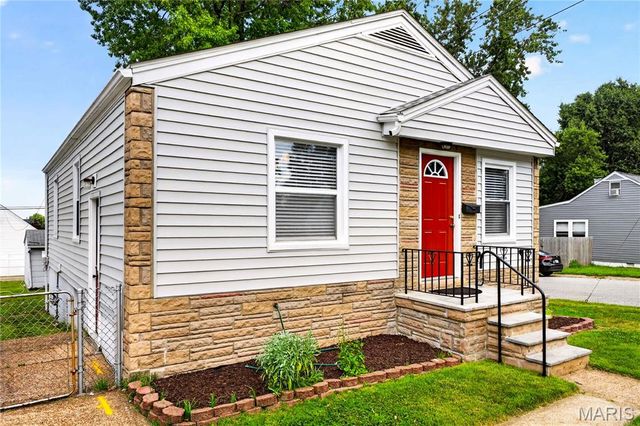 3345 Macklind Avenue, St Louis, MO 63139