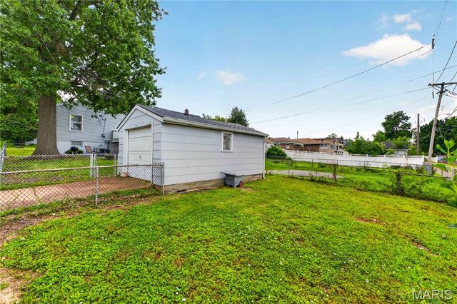 3345 Macklind Avenue, St Louis, MO 63139