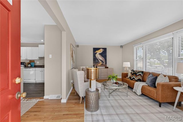 3345 Macklind Avenue, St Louis, MO 63139