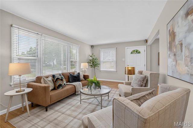 3345 Macklind Avenue, St Louis, MO 63139