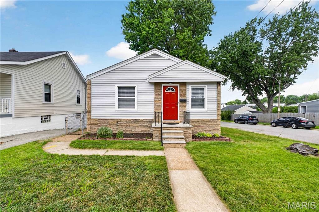 3345 Macklind Avenue, St Louis, MO 63139
