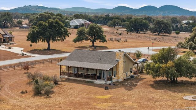 116 Martingale Trail, Bandera, TX 78003