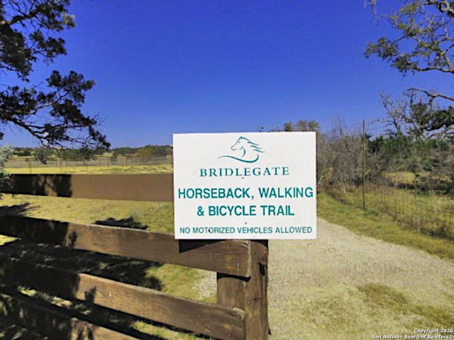 116 Martingale Trail, Bandera, TX 78003