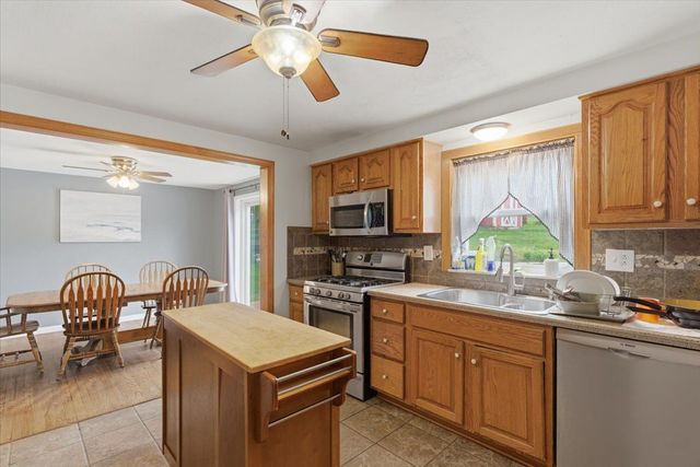 13 Cabindale Dr, Kennedy Twp, PA 15136