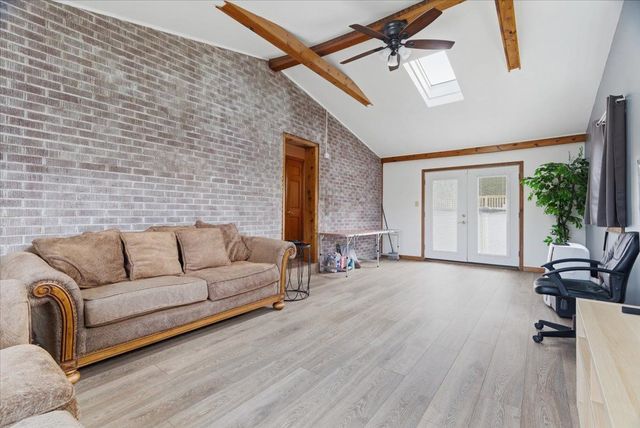 13 Cabindale Dr, Kennedy Twp, PA 15136