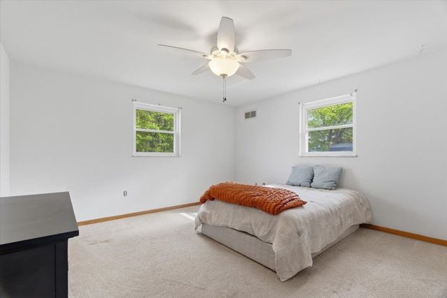 13 Cabindale Dr, Kennedy Twp, PA 15136