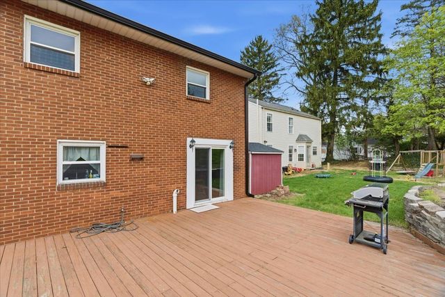 13 Cabindale Dr, Kennedy Twp, PA 15136