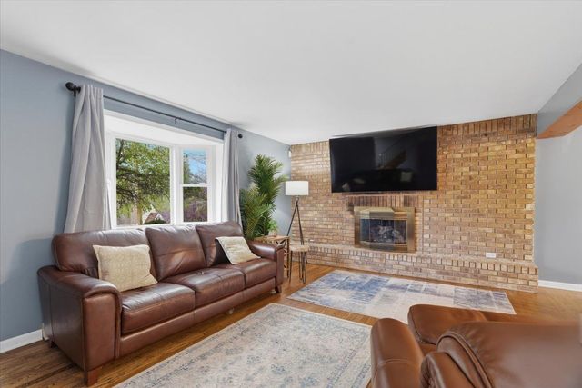 13 Cabindale Dr, Kennedy Twp, PA 15136