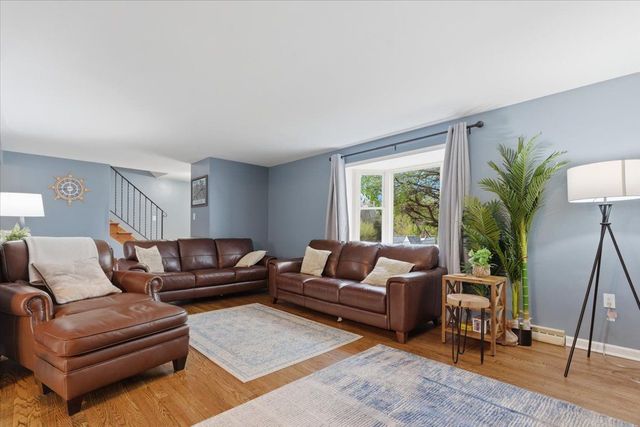 13 Cabindale Dr, Kennedy Twp, PA 15136