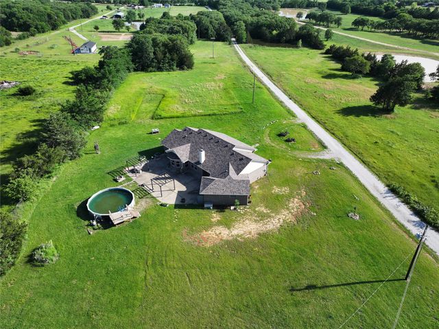 1429 County Road 140, Whitesboro, TX 76273
