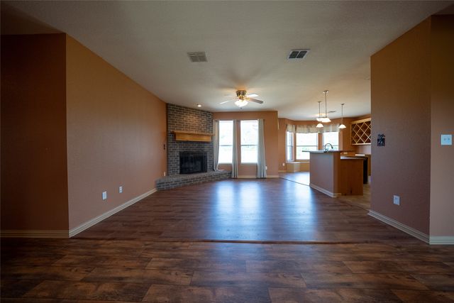 1429 County Road 140, Whitesboro, TX 76273