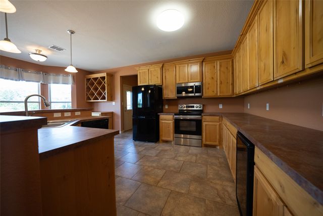 1429 County Road 140, Whitesboro, TX 76273