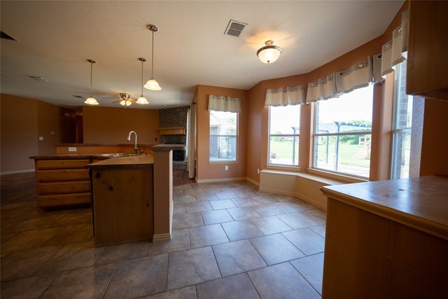1429 County Road 140, Whitesboro, TX 76273