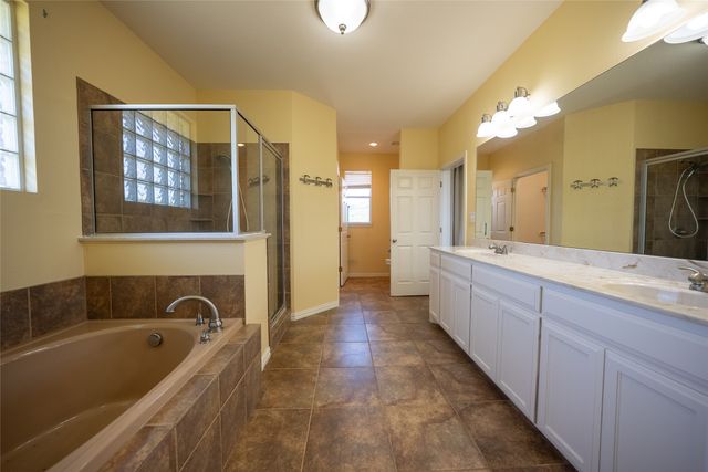 1429 County Road 140, Whitesboro, TX 76273